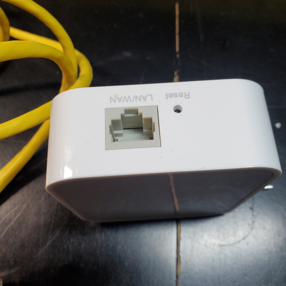 TP-Link White Compact Router - Picture 2 of 9